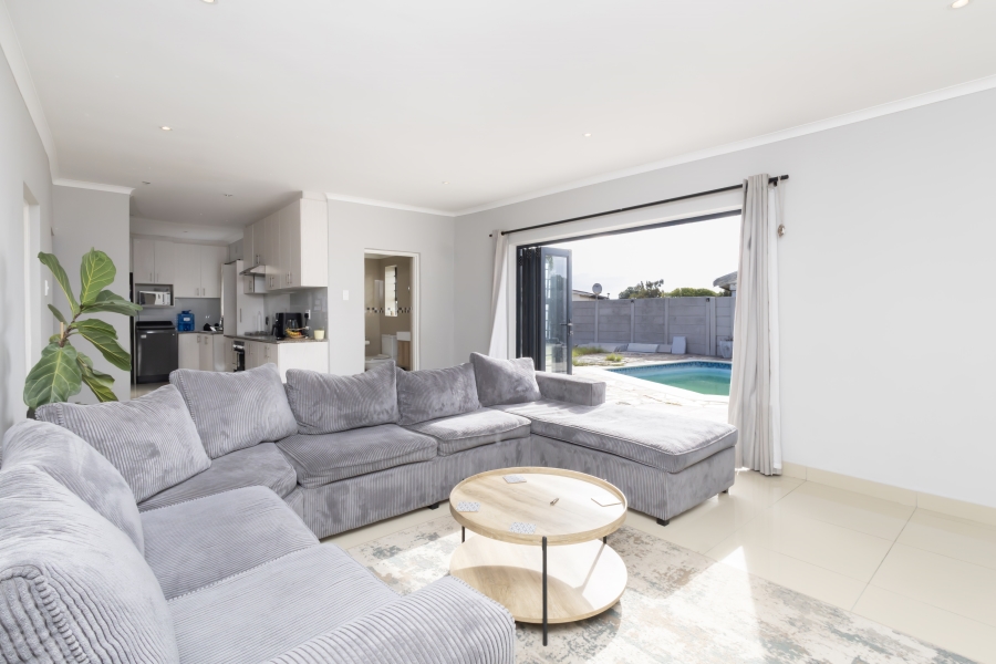 3 Bedroom Property for Sale in Sanddrift Western Cape